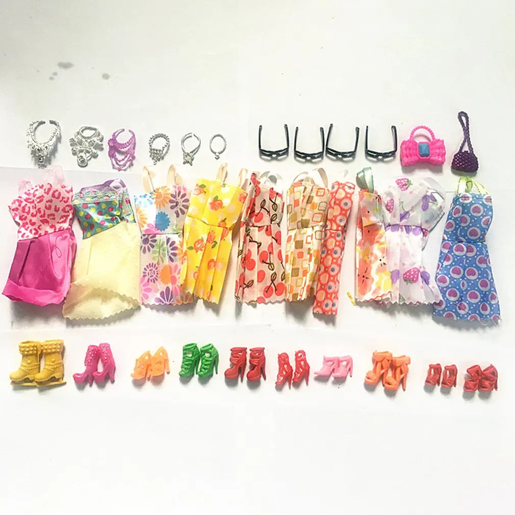 Ensemble de 32 Accessoires pour Poupées Barbie – My Charleshop